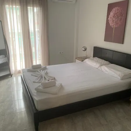 Zeusplace Newwave Deluxe Apartment *